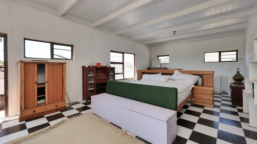 6 Bedroom Property for Sale in Arniston Western Cape